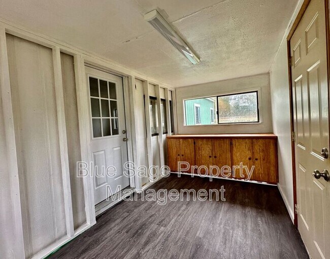Building Photo - 110 Green Briar Ln