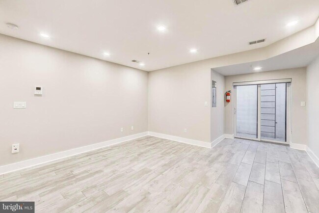 Building Photo - 1444 Harvard St NW