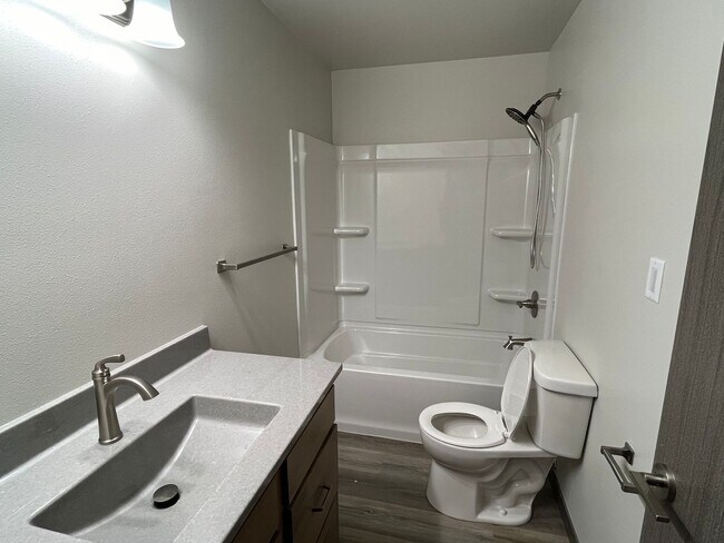 Building Photo - 313 4th St NW