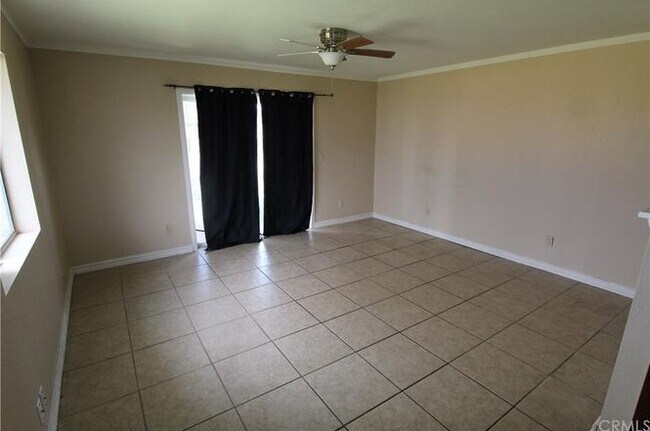 Building Photo - 6565 Mojave Ave