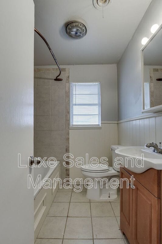 Building Photo - 236 NW 85th St