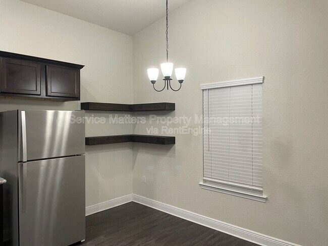 Building Photo - 5157 Peach Dr