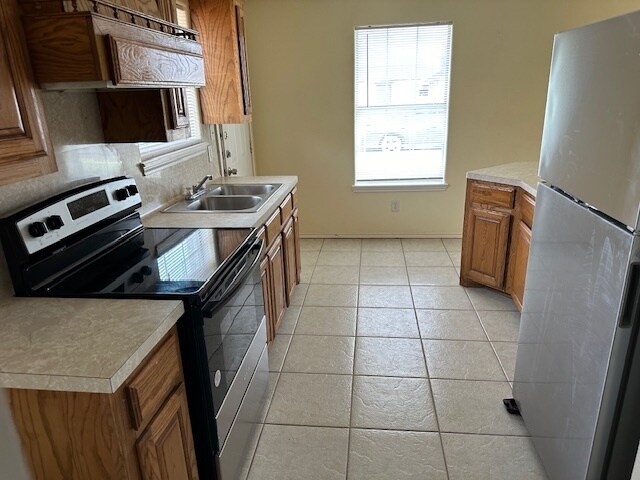 Building Photo - 717 W Bronze Dr