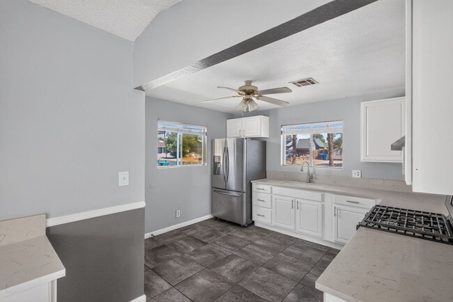 Building Photo - 6417 Placer Dr