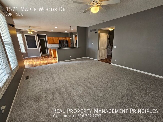 Building Photo - *MOVE-IN SPECIAL* Spacious 5 Bedroom 4.5 B...