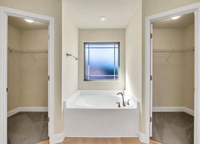 Building Photo - 3639 Ranch Dr