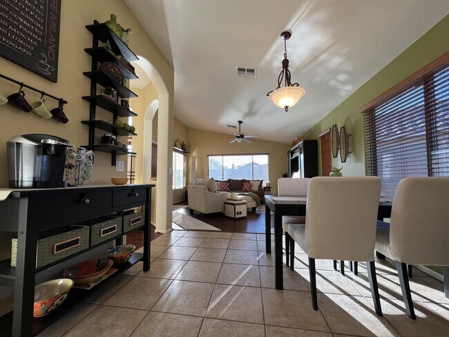 Building Photo - 30091 N Maravilla Dr