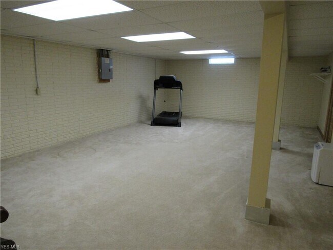 Building Photo - 26929 Heatherwood Cir
