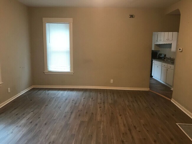 Building Photo - 1616-18 Emerson Ave N