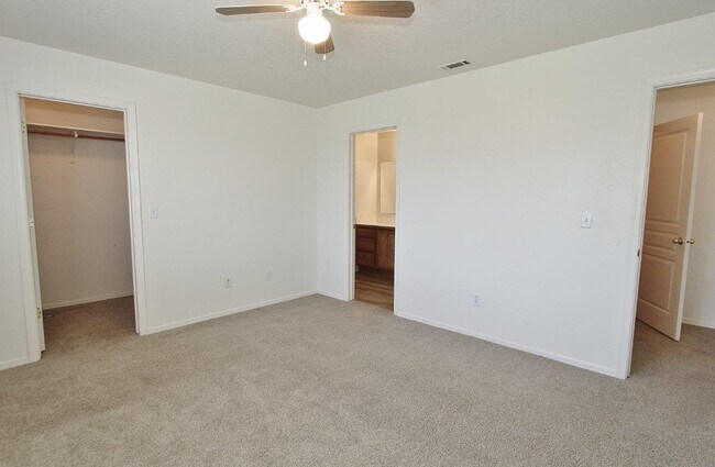 Building Photo - 3721 Pierre Ave