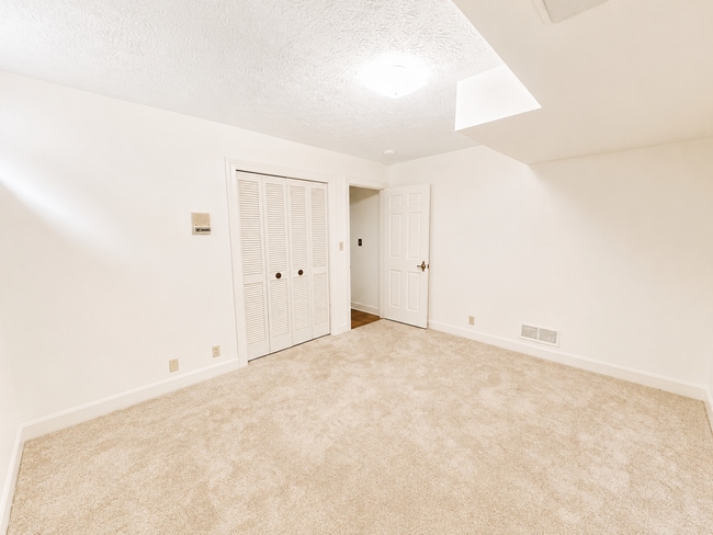 Building Photo - 9205 Whitegate Ct