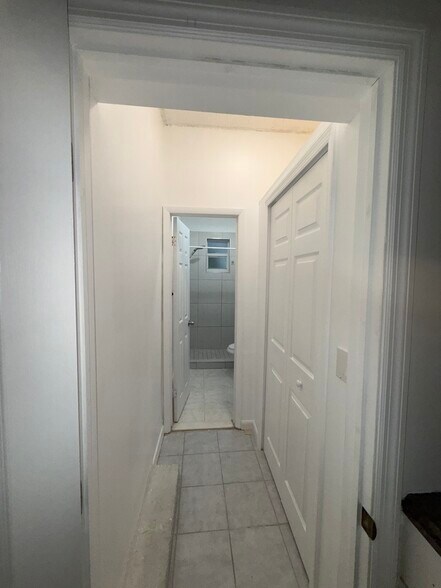 Building Photo - 7615 SW 18th St