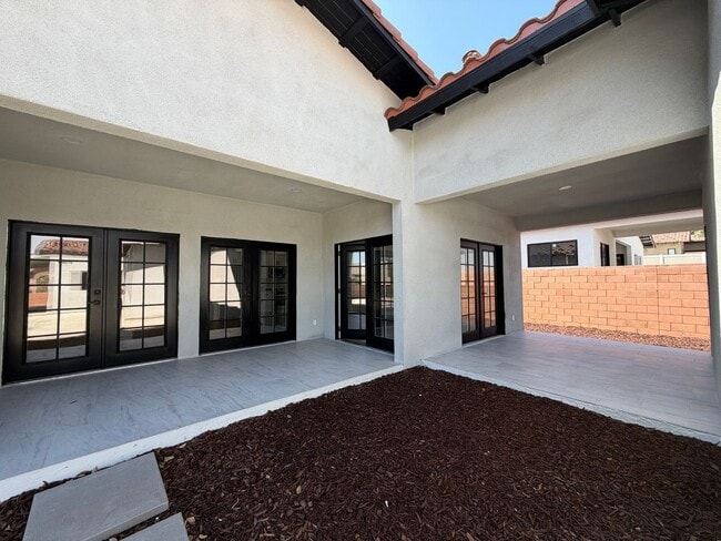 Building Photo - 4465 Gilchrist Dr