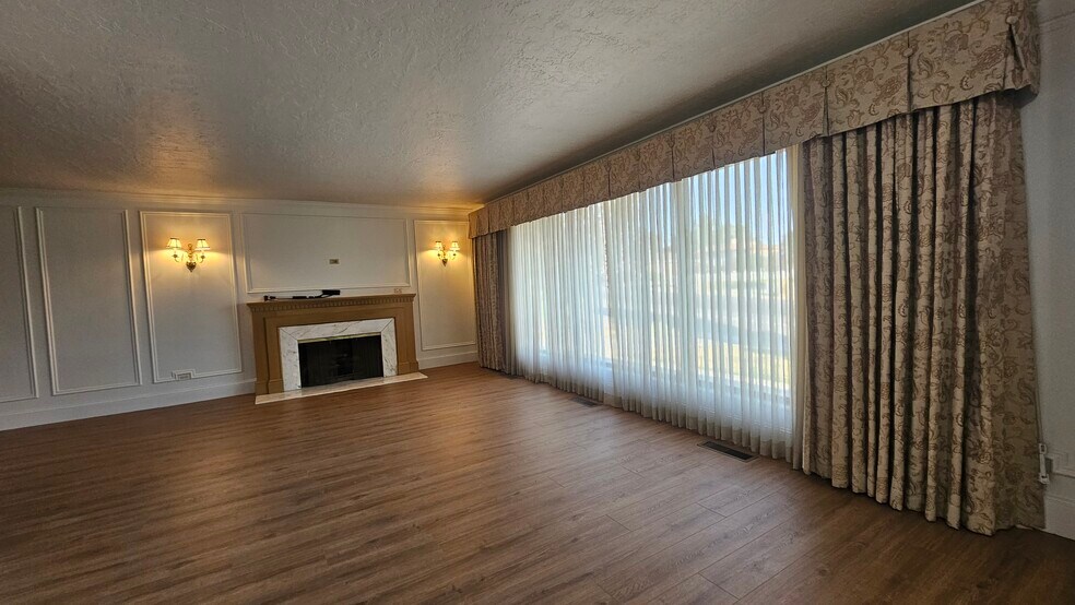 Building Photo - 728 W 800 S