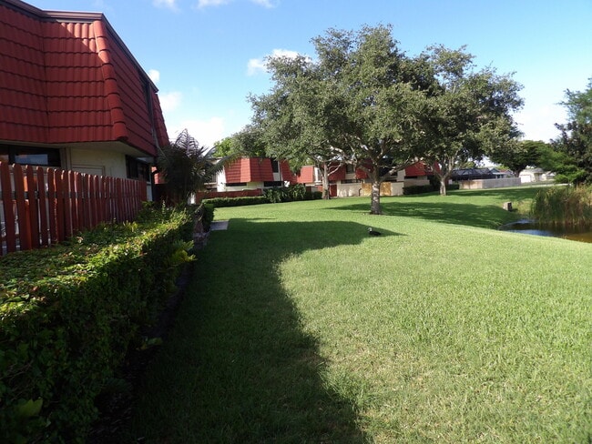 Building Photo - 3845 Victoria Dr