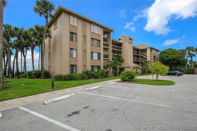 Building Photo - 4440 NE Sandpebble Trce