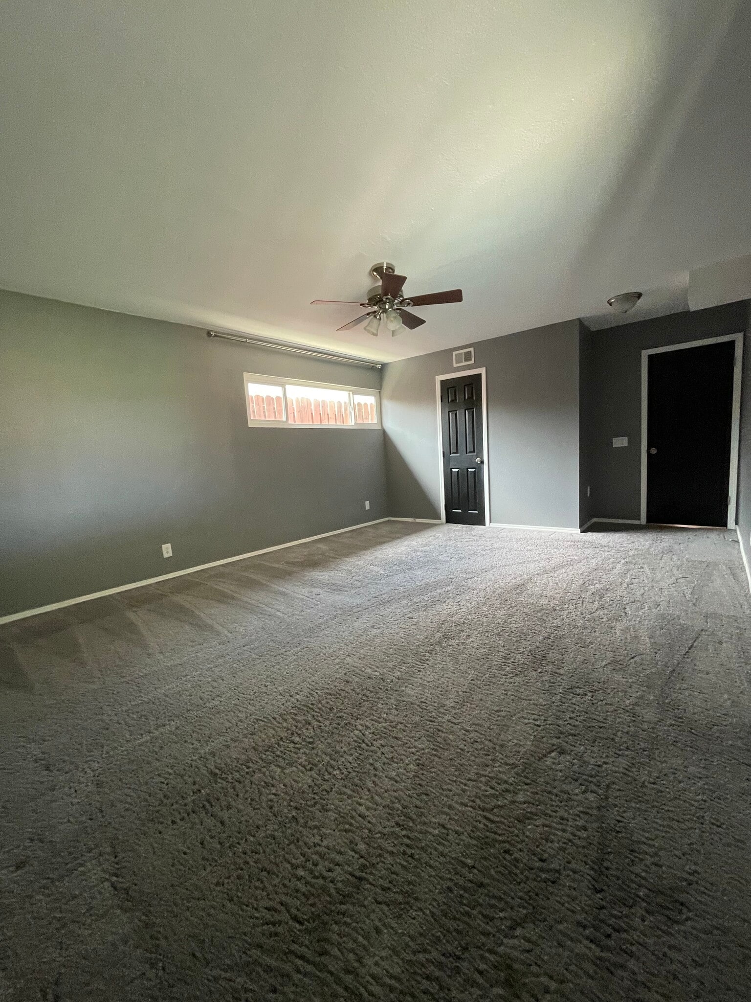 Building Photo - 1686 Brentwood Dr