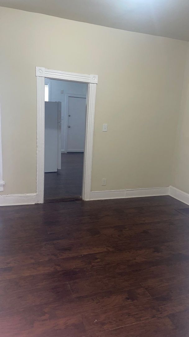 Building Photo - 2406 Druid Hill Ave