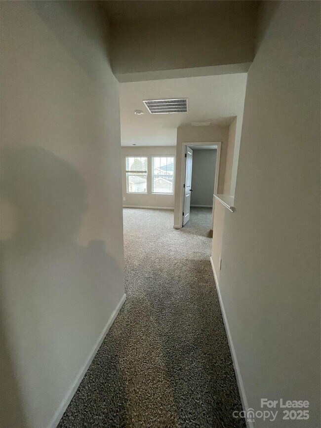 Building Photo - 110 Bird Dog Dr