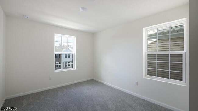 Building Photo - 208 Lavender Wy