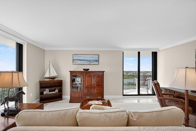 Building Photo - 400 S Beach Rd