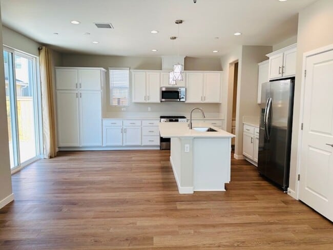 Building Photo - $2,795 Tesoro Viejo, Award Winning Communi...