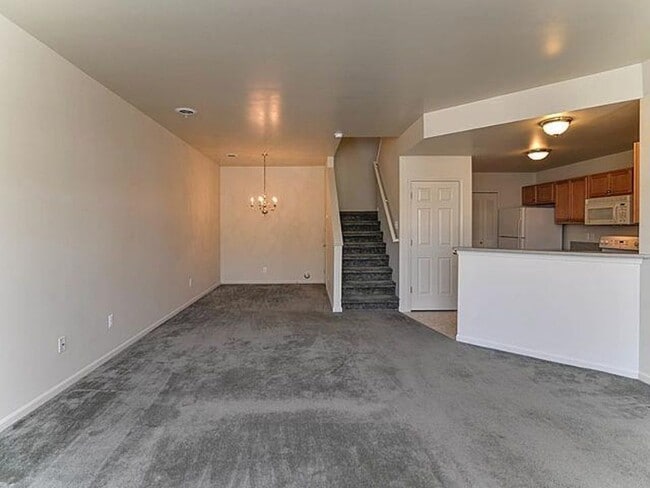 Building Photo - 2076 Cloverly Ln