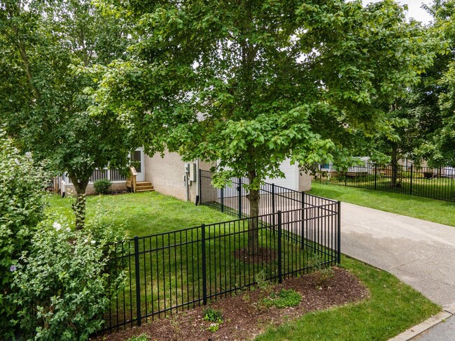 Building Photo - **LUXURIOUS GATED COMMUNITY IN FRANKLIN ZO...