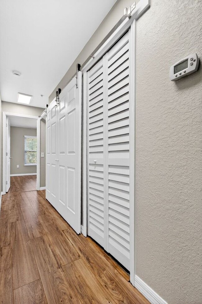 Building Photo - Immaculately updated 3/2.5 Three-Story Maitland Condo in Visconti!