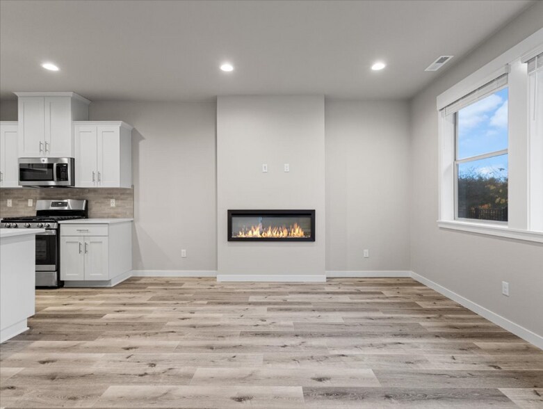 Building Photo - 11204 SE 162nd Ave