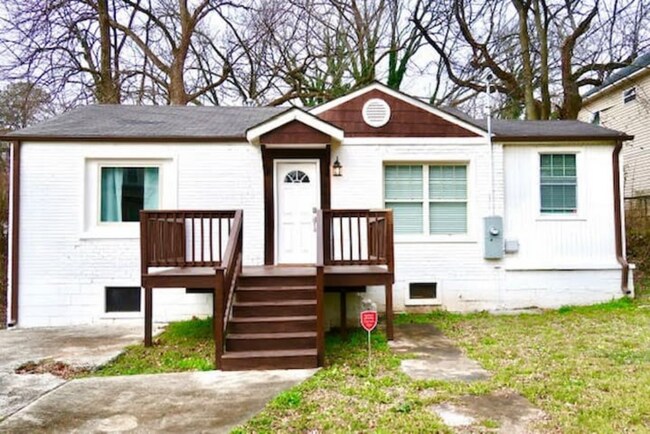 Primary Photo - 444 Sunset Ave NW