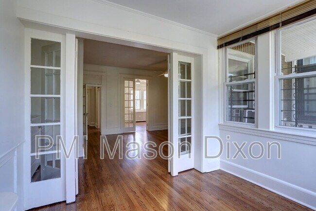 Building Photo - 2417 Eutaw Pl