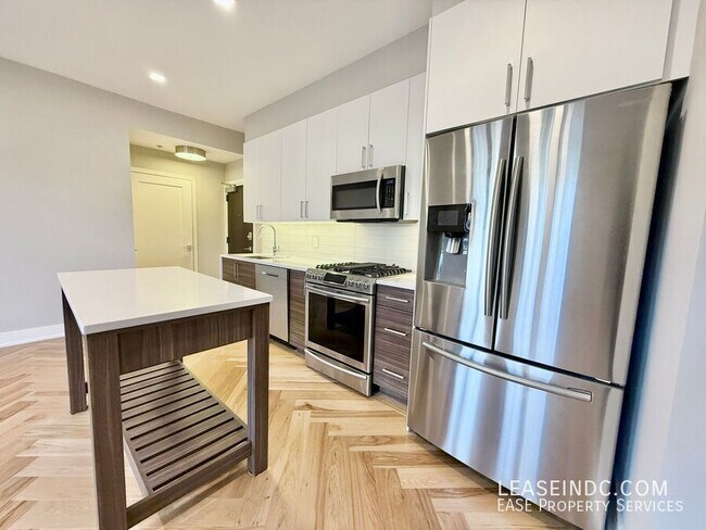 Building Photo - 1345 K St SE