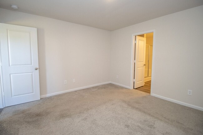 Building Photo - 410 Middlebury Ln