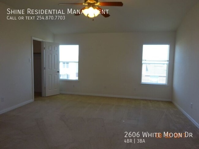 Building Photo - 2606 White Moon Dr