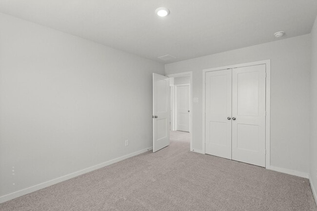 Building Photo - 298 Forest W St