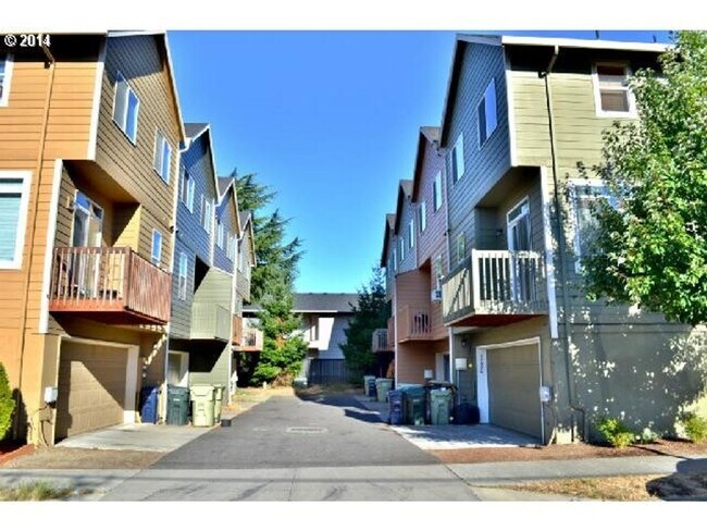 Building Photo - 17372 SW Donald Ct