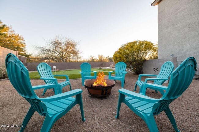 Building Photo - 3055 N Red Mountain