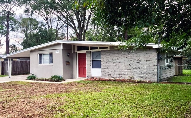 Primary Photo - Charming Home in Established Jacksonville Neighborhood