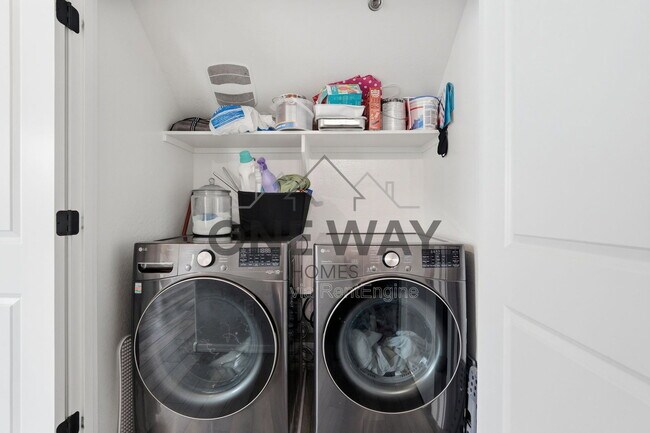 Building Photo - 1685 E Chelsea Ln