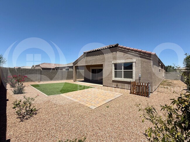 Building Photo - 2455 E Alida Dr