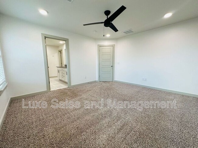 Building Photo - 7907 NW 135th Terrace