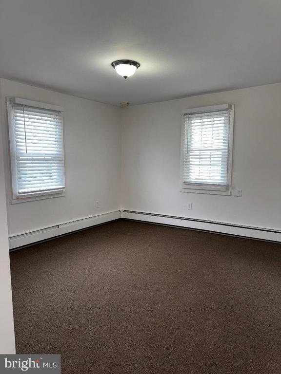 Building Photo - 6 N Main St