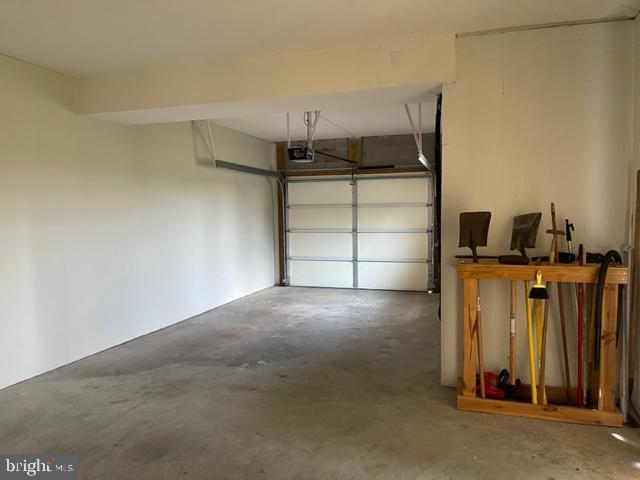 Building Photo - 26424 Isabelle Dr