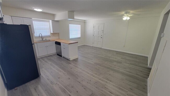 Building Photo - 308 Avanda Ct