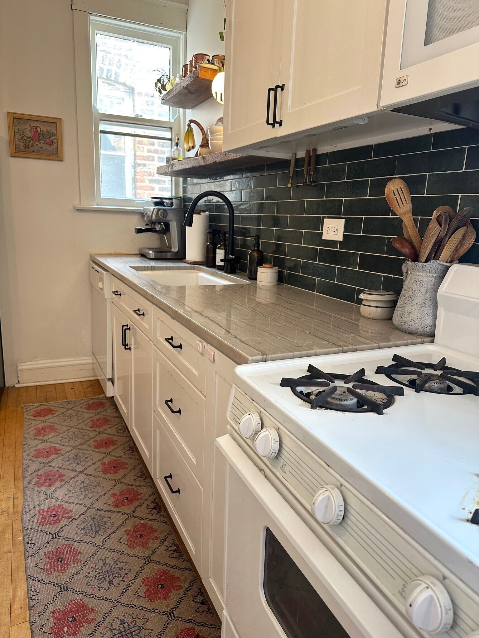 Building Photo - 2333 S Hoyne Ave