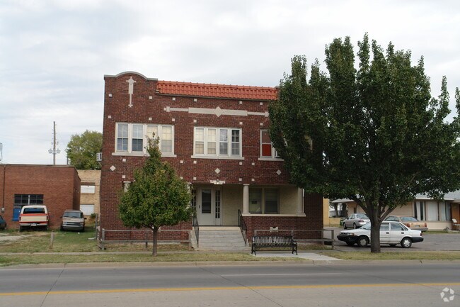 Primary Photo - 520 E Central Ave