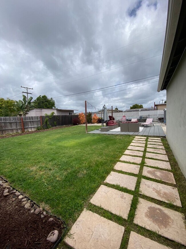 Building Photo - Gorgeous, Spacious 3 bed / 1 bath located near Encanto, San Diego!