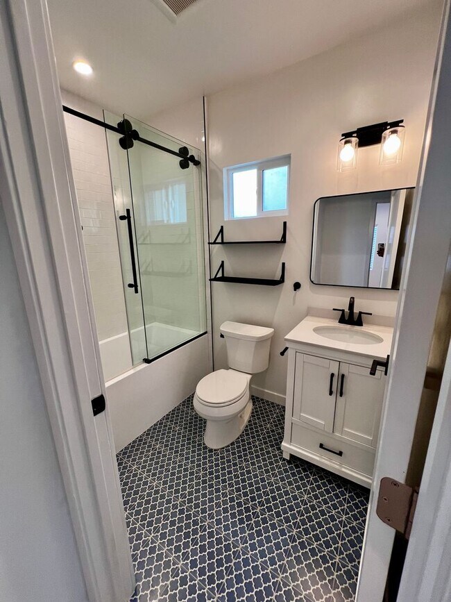 Building Photo - 4232 Verdugo Rd