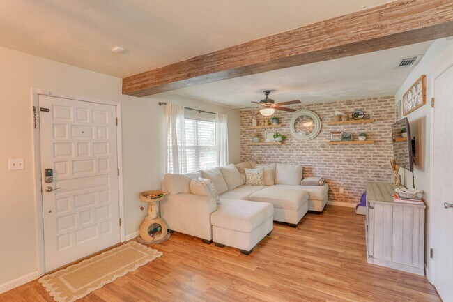 Building Photo - 3442 Lila Dr